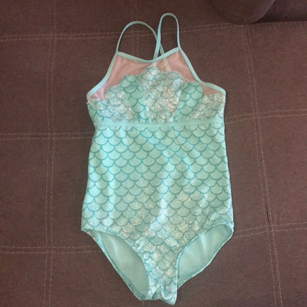 Girl’s bathing suit